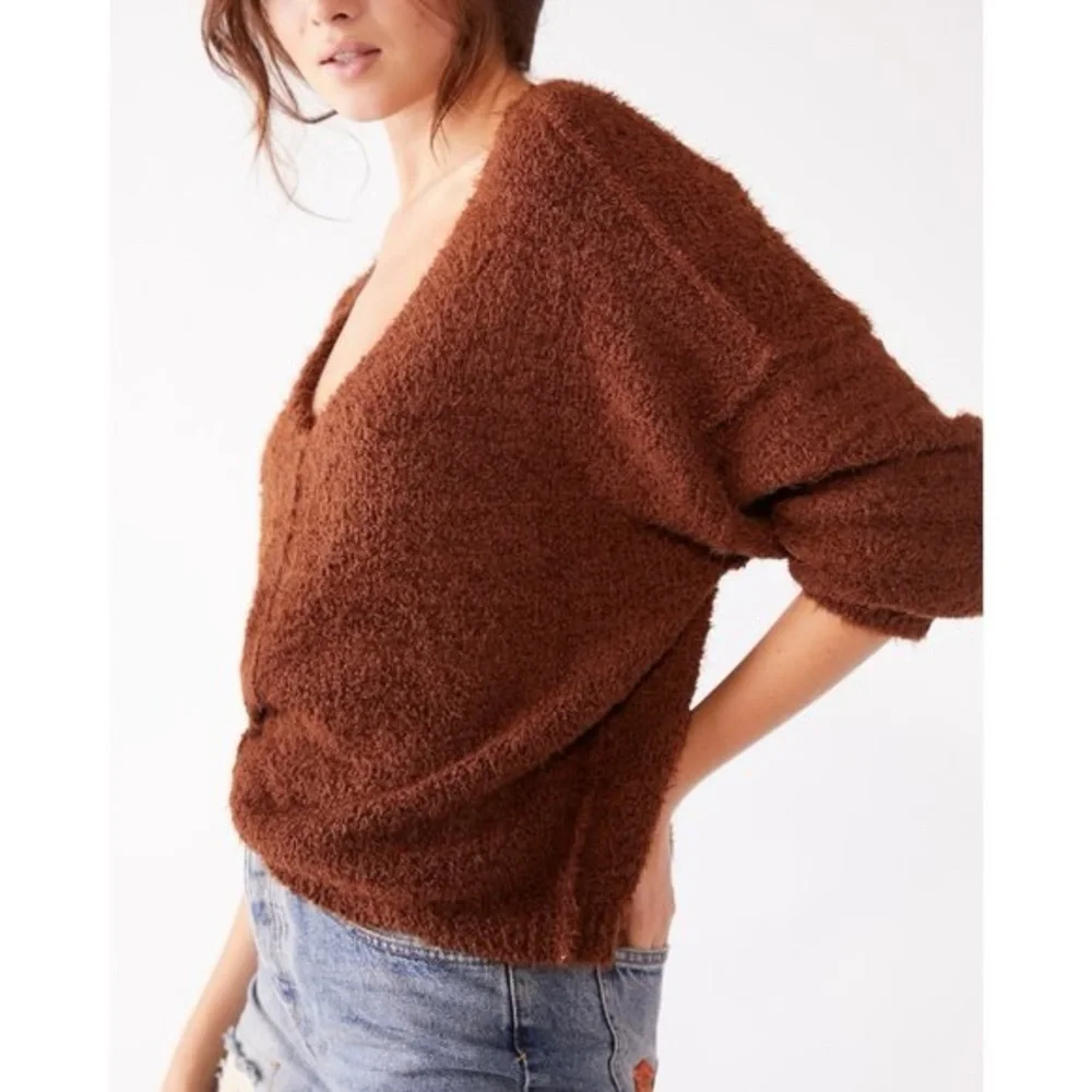 Free People Icing V Neck Pullover Sweater in Mocha Java